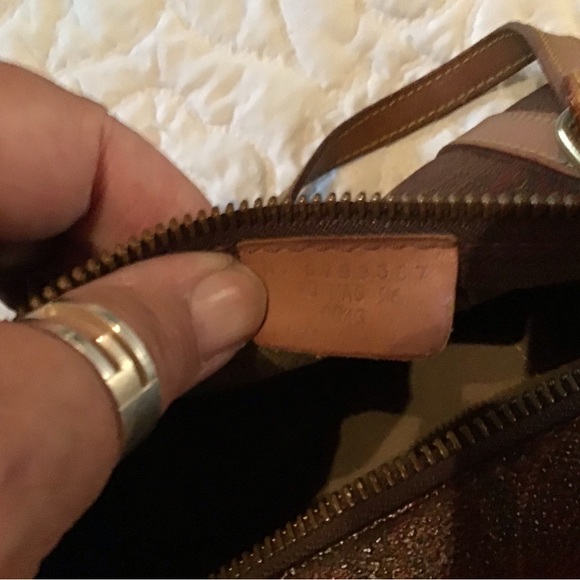 EUC ETRO Burgandy Paisley Cylinder Leather Barrel Shoulder Small Size Bag - Picture 9 of 12